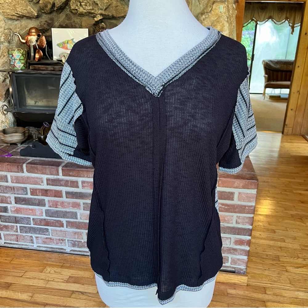 BKE Black and Gray Knit Top